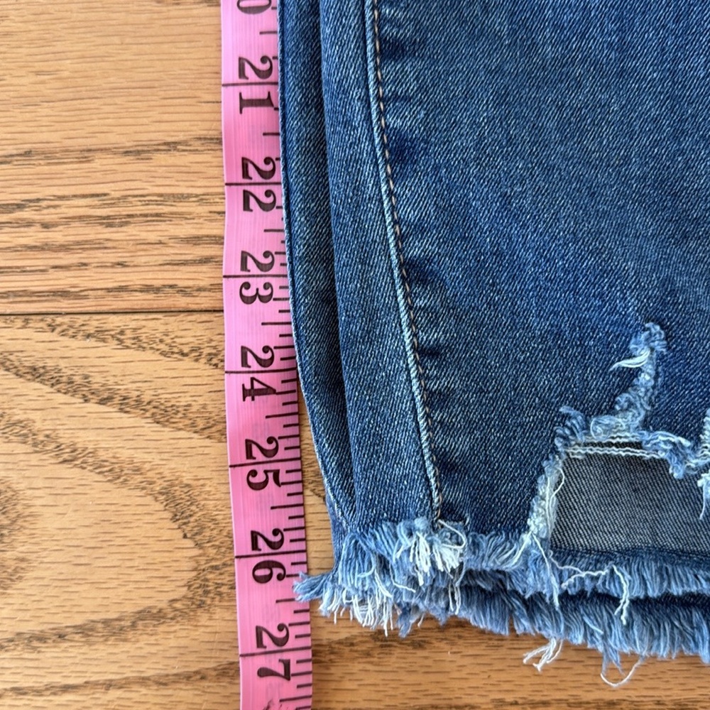 Nicole Miller Blue Ankle Cropped Distressed Jeans